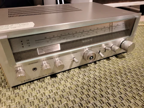 Sony str 232L i behov av service