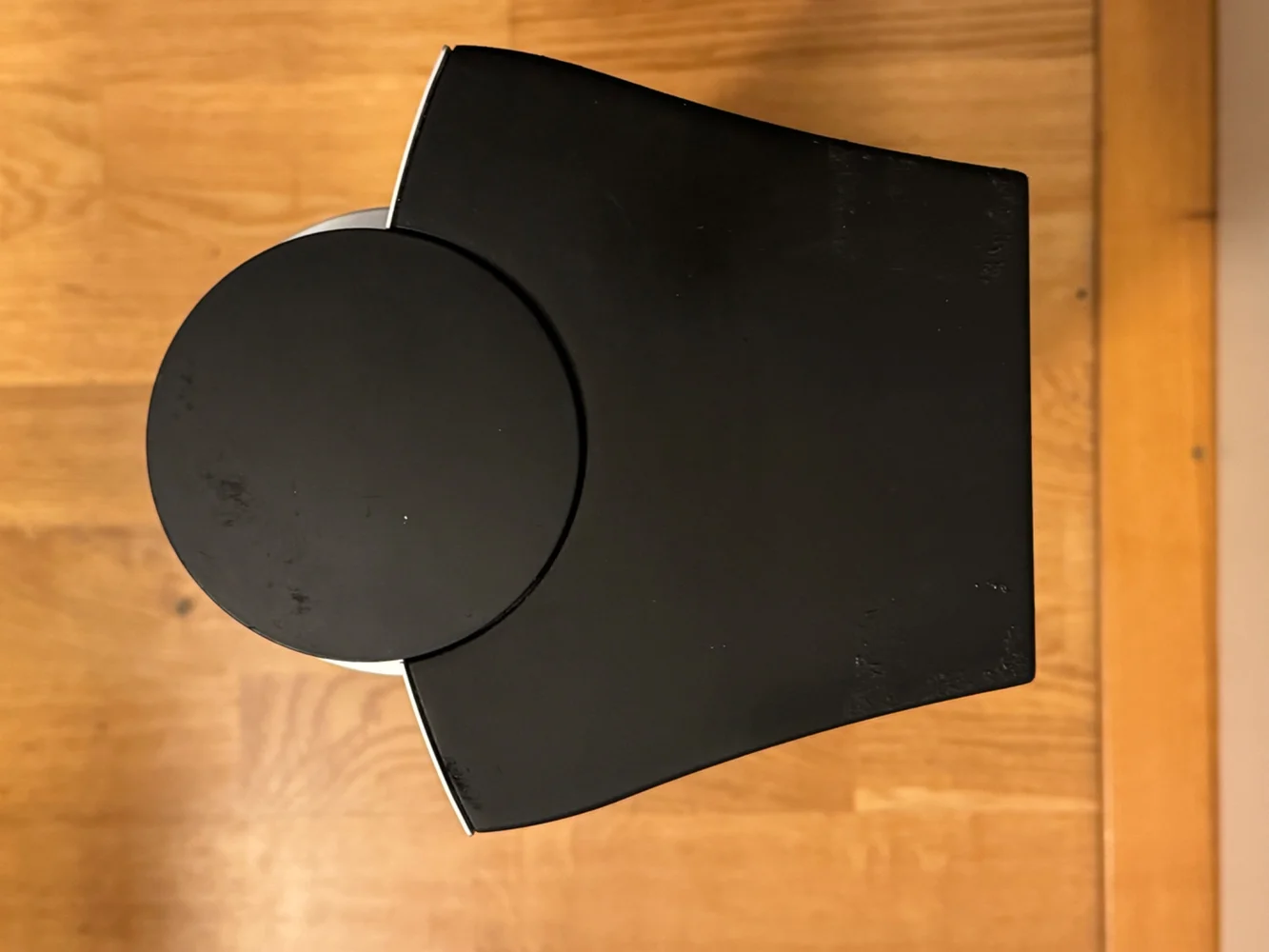 Bang & Olufsen Beolab 7-4 aktiv centerhögtalare Bang & Olufsen Beolab 7-4 aktiv centerhögtalare - Image 2 of 4