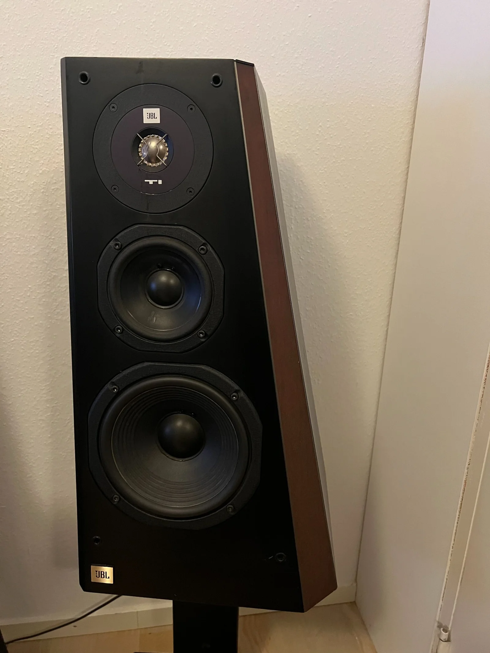 JBL tI2000 - Bild 1 av 4