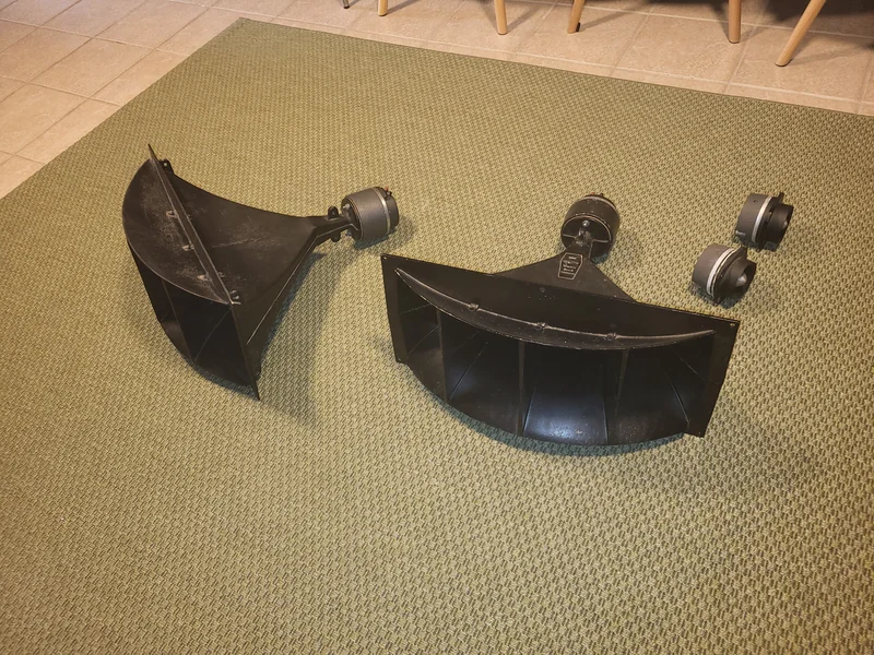 Altec Lansing + JBL L&auml;s noga! - Bild 2 av 16