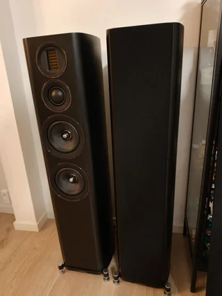 Wharfedale EVO 4.4 golvh&ouml;gtalare
