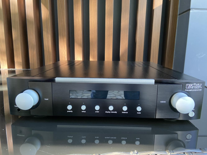 Mark Levinson No 526 Preamplifier FOR SALE 