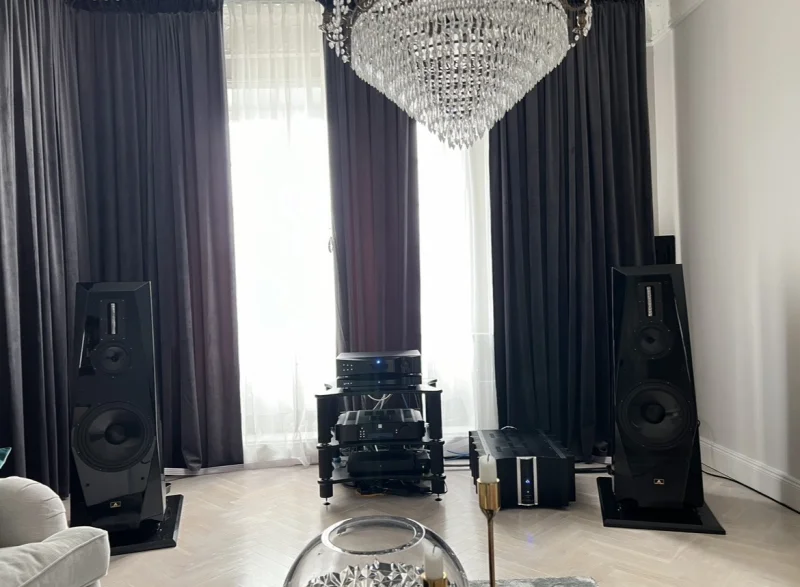 Aurum Cantus V12F Piano Black Edition Aurum Cantus V12F Piano Black Edition - Bild 5 av 8