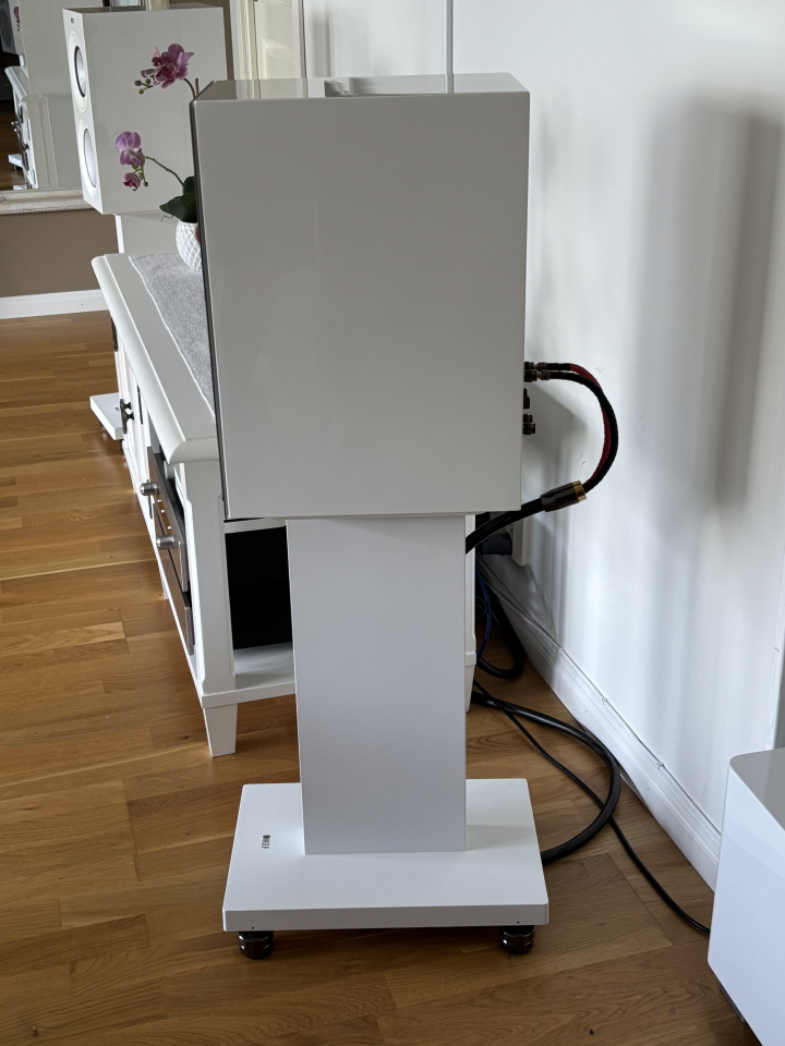 Kef R3 Meta