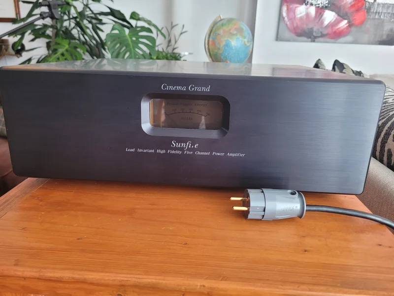 "Tillf&auml;lle Slutsteg" Sunfire Cinema Grand 5 x 200W (8 ohm) - Bild 1 av 5