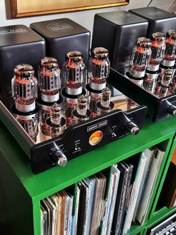 Audio space NOVA M88 Monoblocks Audio space NOVA M88 Monoblocks - Bild 1 av 9