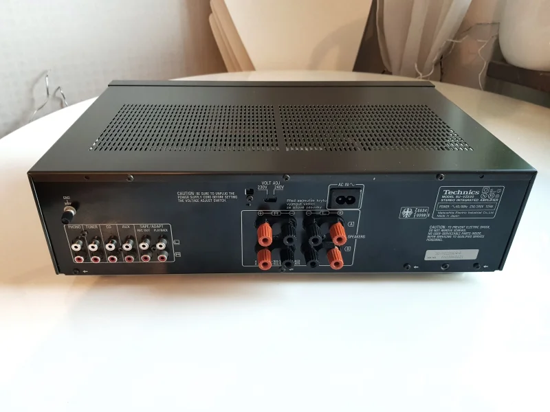 TECHNICS SU VZ220  F&ouml;rst&auml;rkare Klass AA - Bild 6 av 9
