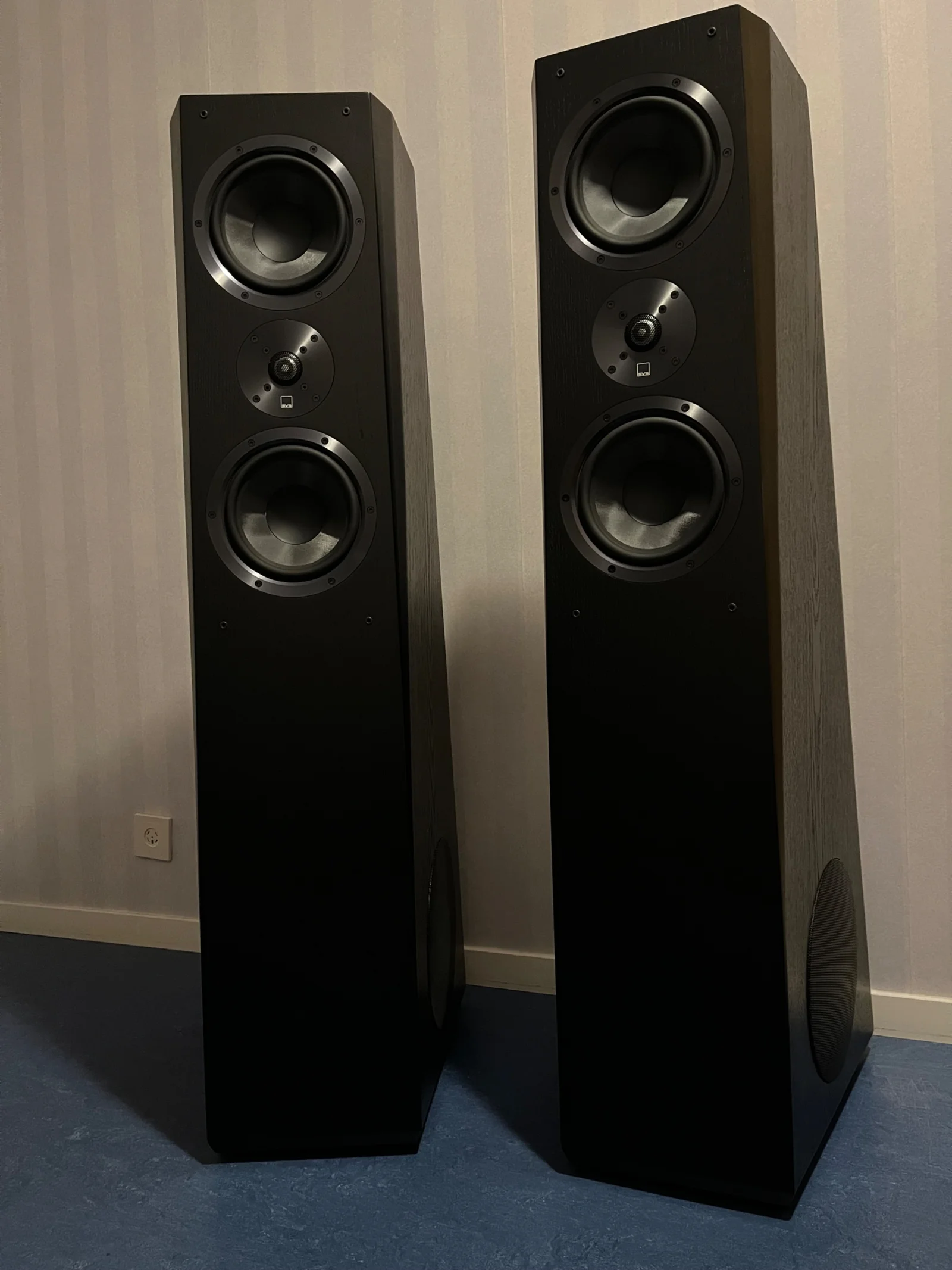 SVS Ultra Tower och Ultra Center Högtalare