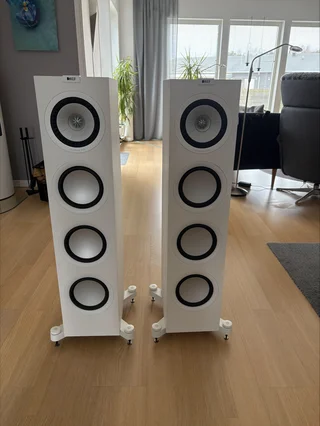 KEF Q750