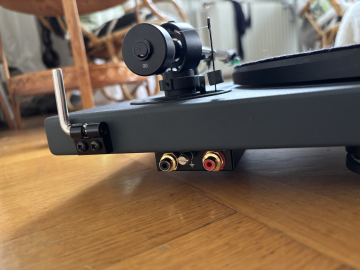 Pro-Ject Xpression II + NAD PP2