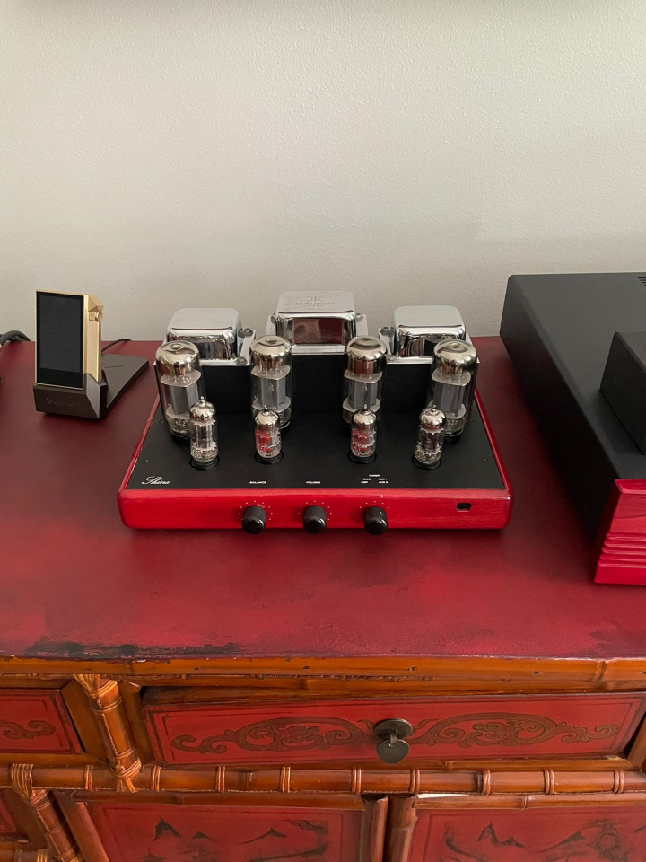 Shine  40W integrated stereo amplifier with remote  (Hamtas)