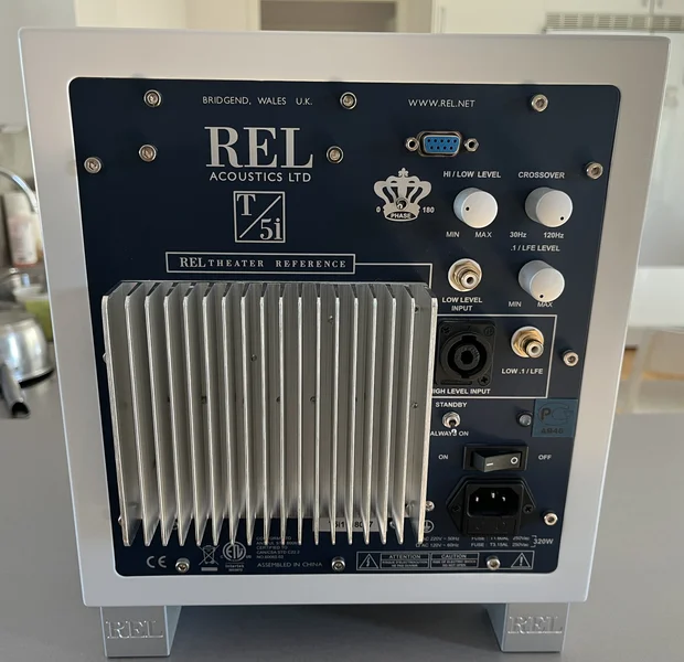 REL T5i Subwoofer &ndash; Vit h&ouml;gblank &ndash; Mycket fint skick - Bild 6 av 8
