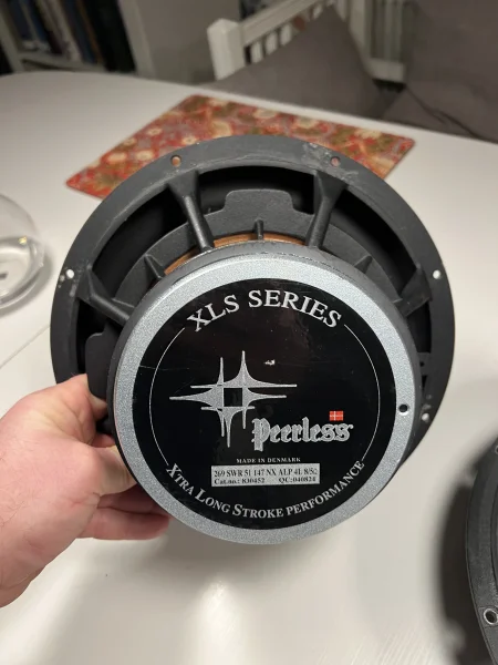 Perless XLS-830452 och matchande passiv element.  - Bild 1 av 3