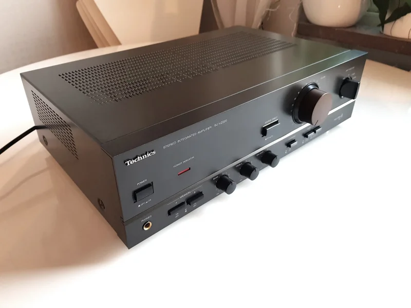 TECHNICS SU VZ220  F&ouml;rst&auml;rkare Klass AA - Bild 2 av 13