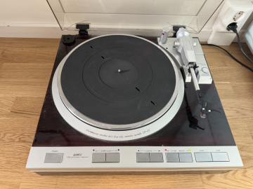 Denon DP-47f helautomatisk skivspelare