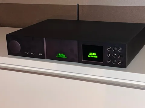 Naim Superuniti