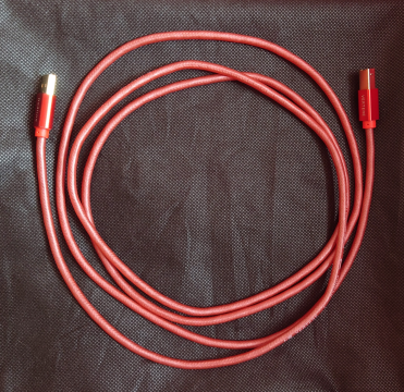 SÄLJES: VERTERE REDLINE USB-kablar,.2st.