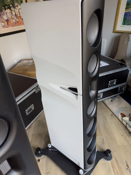 Borresen Z5 Louspeakers w/ Townshend Isolation Base (Pair, Matte White)