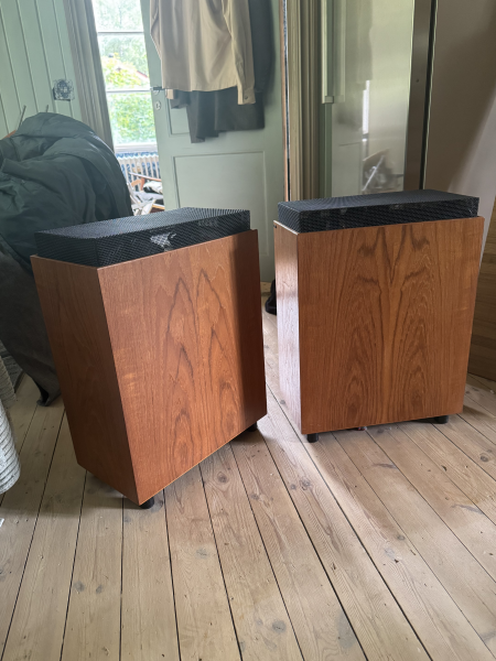 Sonab OA14 i teak. Utmärkt skick. Ej kompletta. Sonab OA14 i teak. Utmärkt skick. Ej kompletta. - Bild 5 av 5