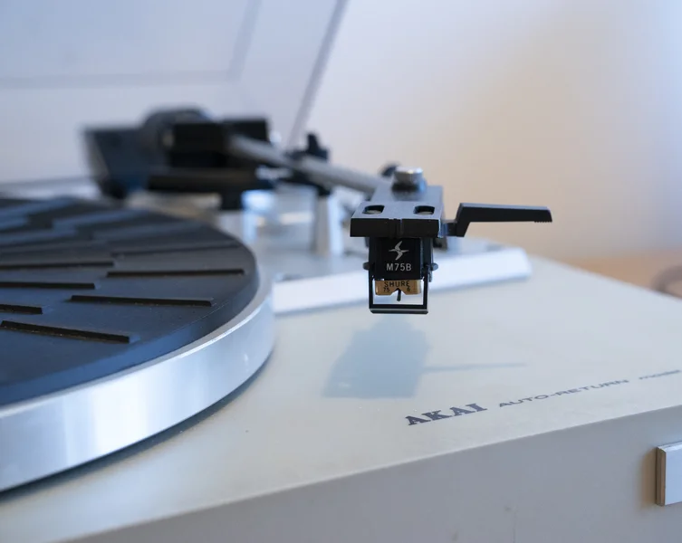 Akai AP-B20 Halvautomatisk skivspelare - Bild 2 av 6