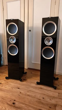KEF R900