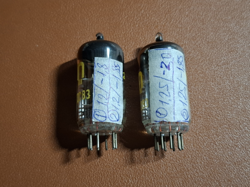 ECC83 (12AX7) RFT (Östtyskland) NOS 70 tal Radiorör - Bild 4 av 5