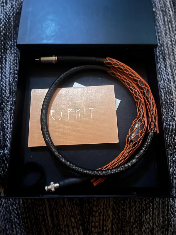 Esprit Eterna S/PDIF 1m (RCA > BNC) Esprit Eterna S/PDIF 1m (RCA > BNC) - Bild 1 av 2