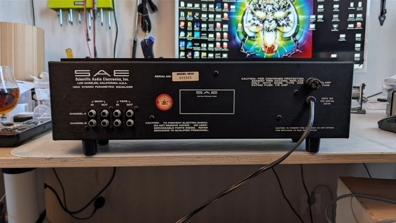 SAE1800 Parametrisk Eq SAE1800 Parametrisk Eq - Bild 2 av 2