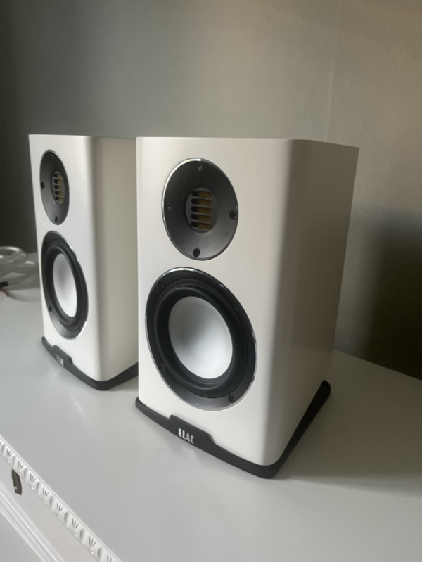 ELAC Solano ELAC Solano - Bild 1 av 2