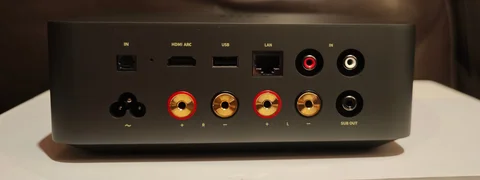 Wiim Amp Ultra stereof&ouml;rst&auml;rkare / streamer / i toppskick