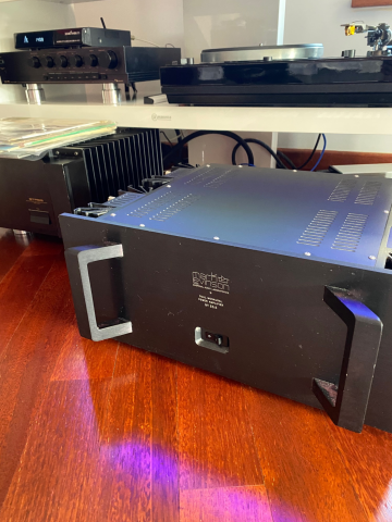 Mark Levinson 23.5 - Bild 1 av 1