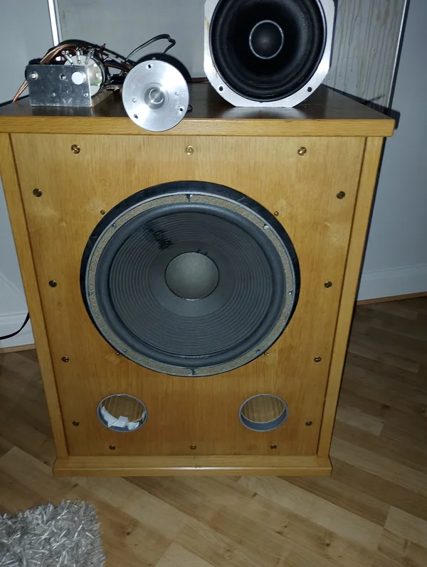 JBL le15b med nya foamkanter. - Bild 2 av 5