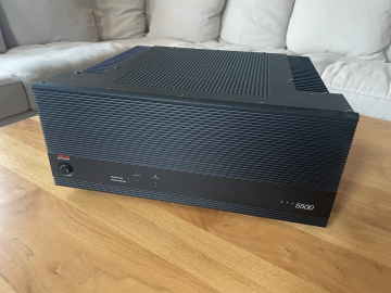 Adcom GFA-5500 – slutsteg designat av Nelson Pass