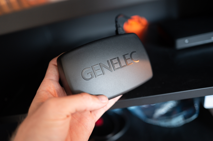 Genelec 8361A med unika högtalarstativ!