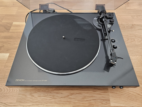 Denon DP-300F helautomatisk skivspelare (MM, inbyggt RIAA)