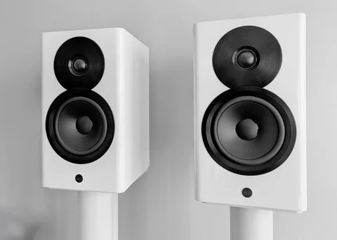 Dynaudio Focus 10 – aktiva högtalare – vit – Dirac