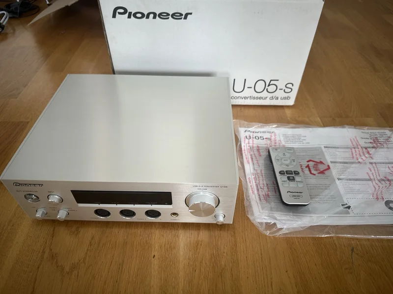 Pioneer U-05 USB DAC h&ouml;rlursf&ouml;rst&auml;rkare - Bild 5 av 5