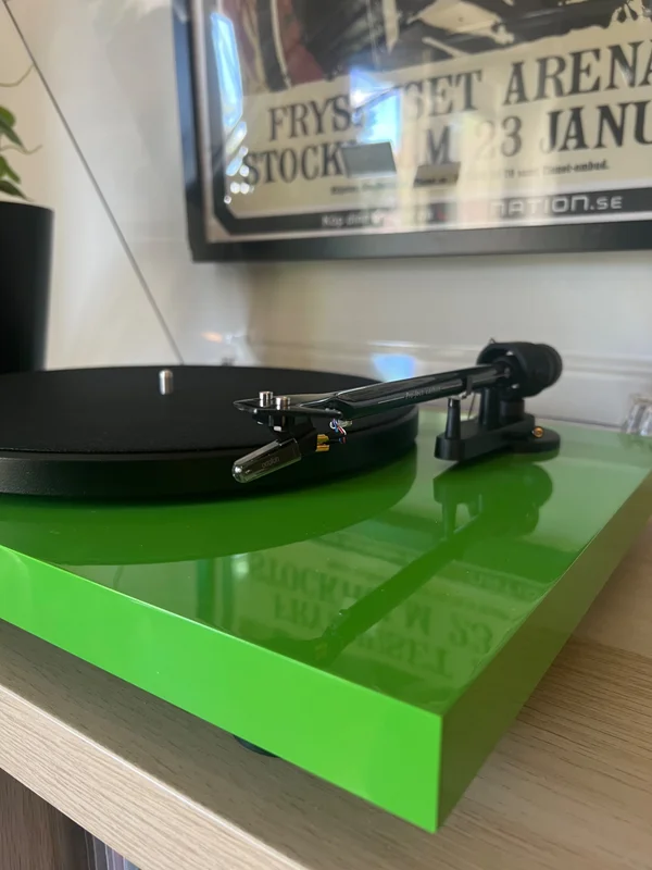 Pro-Ject Debut Carbon DC skivspelare  - Bild 2 av 4