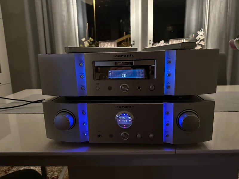 Marantz SA15 S och Marantz PM 15S Marantz SA15 S och Marantz PM 15S - Bild 1 av 2