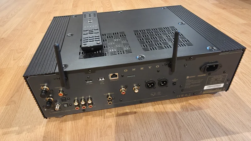 Onkyo P-80 stereof&ouml;rsteg med Dirac Live - Bild 2 av 5