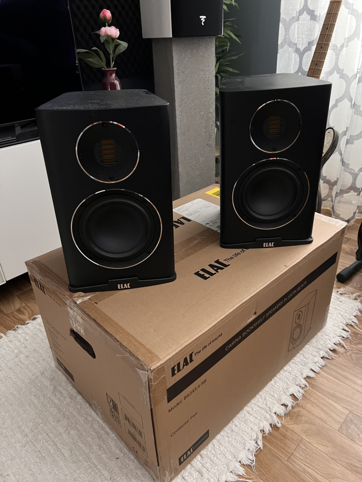Elac Carina BS243.4