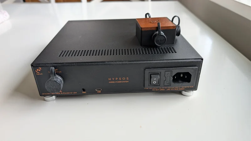 Ferrum Hypsos psu med powersplitter+ DC kablar  - Bild 2 av 4