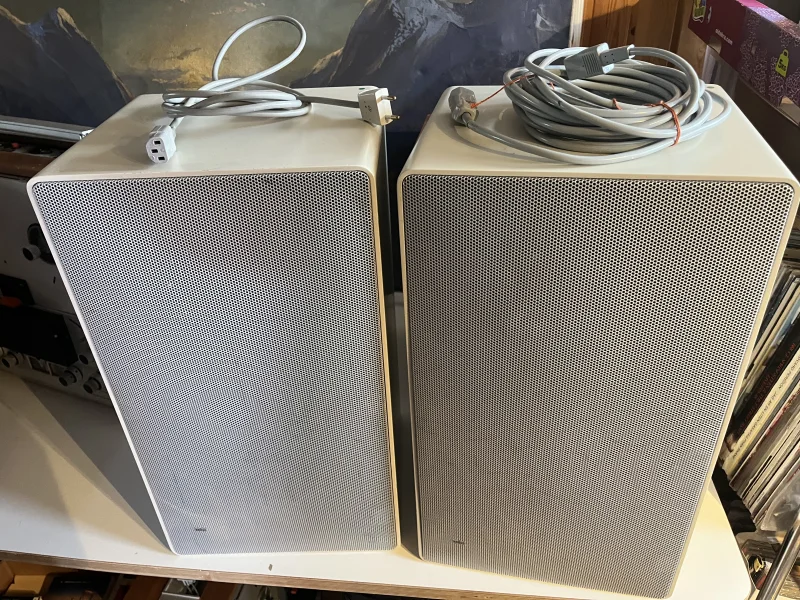 Braun LV 720.Nu Go jul pris 6.995:-  2st aktiv h&ouml;gtalare  Nyservade och &aring;ter i full funktion - Bild 3 av 5