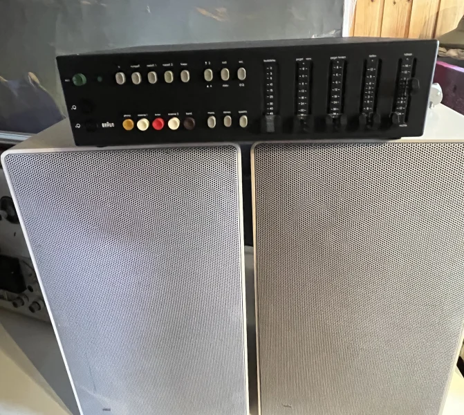 BRAUN CSQ 1020 Go Jul pris 3.495:- Braun fyrkanalig förförstärkare Nyservad - och i full funktion BRAUN CSQ 1020 Go Jul pris 3.495:- Braun fyrkanalig förförstärkare Nyservad - och i full funktion - Bild 1 av 2