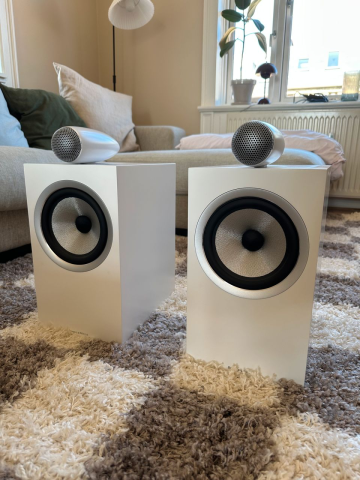 B&W 705 S2