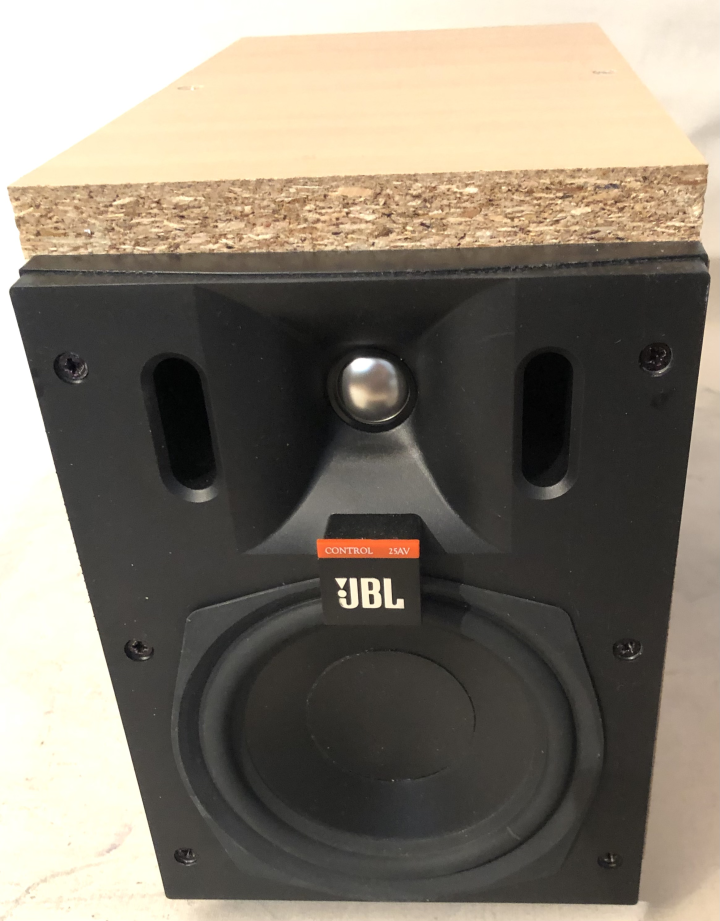 JBL Control 25AV i nya lådor