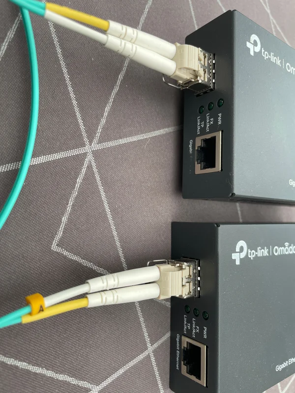 Cisco Catalyst 2960 Nätverksswitch + Tp-Link MC220L + SFP modul/kablar Cisco Catalyst 2960 Nätverksswitch + Tp-Link MC220L + SFP modul/kablar - Bild 5 av 5