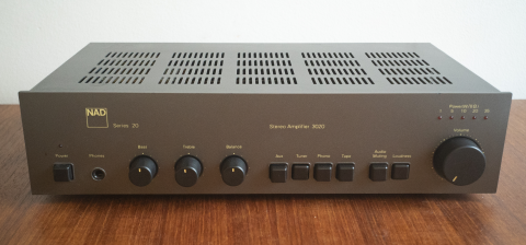 NAD 3020 Stereo Integrated Amplifier (1980-88)