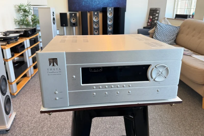 Theta Digital CASABLANCA III - Begagnad digitalprocessor - Bild 1 av 3