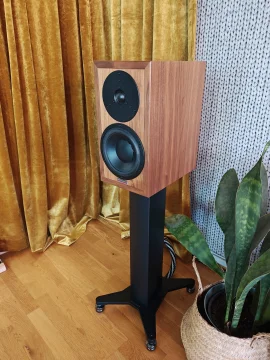 Dynaudio special heritage. Stand 20. Gaia-fötter